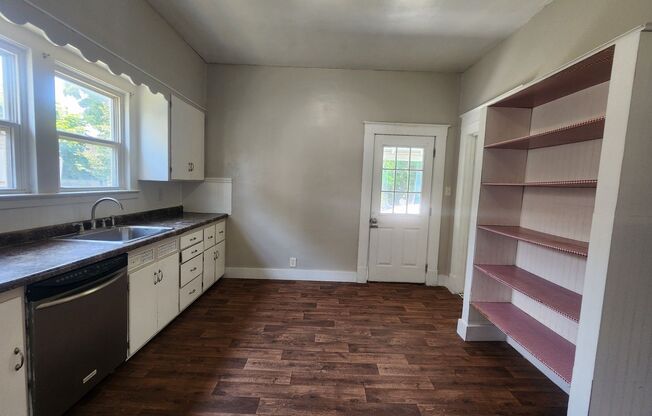 Save $1000 OFF Move-In Costs When You Sign By 05/31 !!