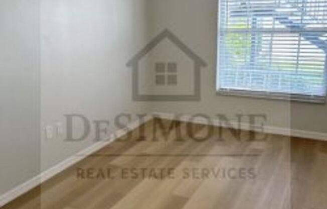 1 bed, 1 bath, 570 sqft, $1,099, Unit R-11