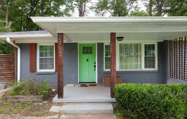 Renovated 3/2 w/ Fenced In Backyard and Courtyard!
