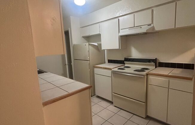 1 bed, 1 bath, 660 sqft, $1,280, Unit OPA-141