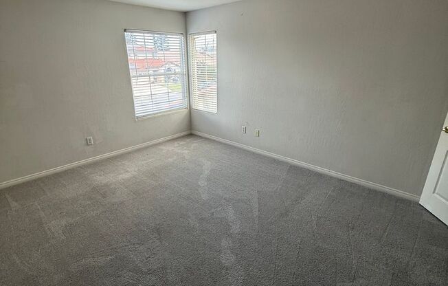 3 beds, 2.5 baths, $2,800
