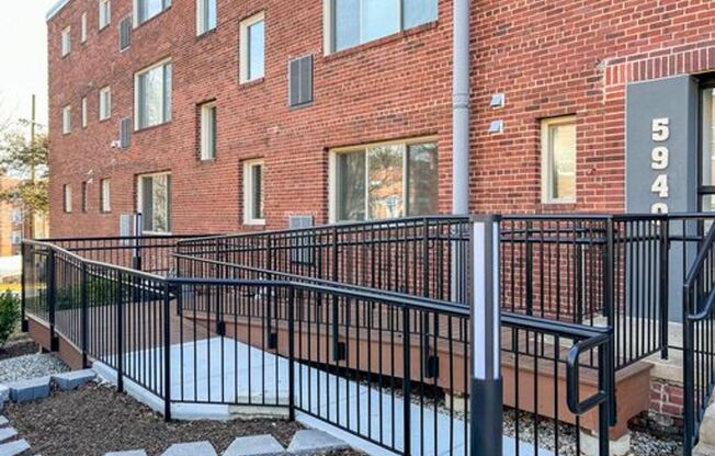 3 beds, 2 baths, 785 sqft, $2,545, Unit 5950-104
