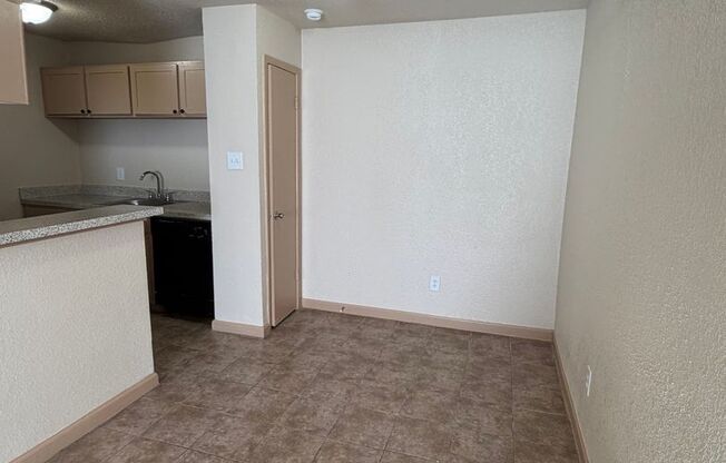 1 bed, 1 bath, 682 sqft, $925, Unit 706