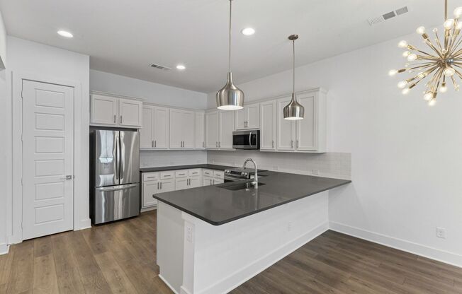 3 beds, 2.5 baths, $2,100