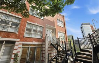 855 W ERIE