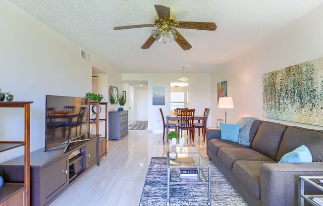 2/2 UNFURNISHED Condo in Pasadena Cove. Near beach. Nice amenities!