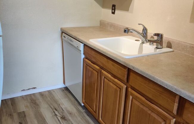 Cozy 1 bedroom in the heart of Kingsgate neighborhood