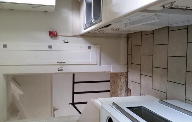2 beds, 1 bath, 1,500 sqft, $1,200, Unit # 1
