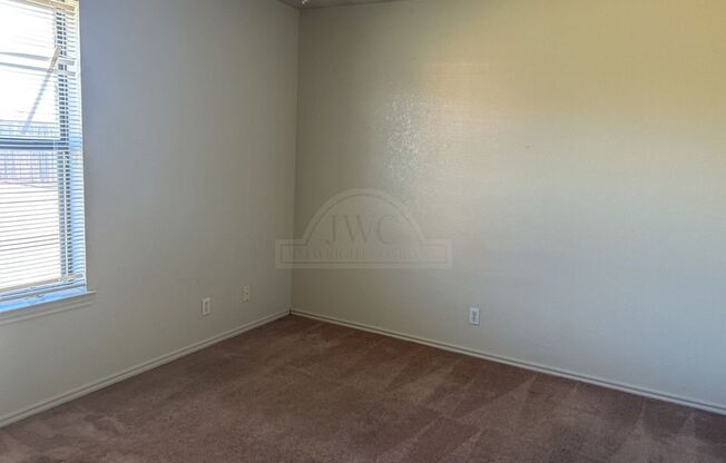 2 beds, 2 baths, $1,095, Unit 916 McDaniel Cir Unit B