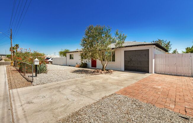 Modern-Living style home in Phoenix