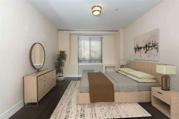 1 bed, 2 baths, 920 sqft, $2,950, Unit 209