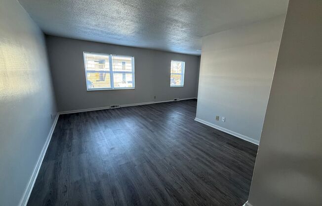 2 beds, 1 bath, 908 sqft, $835, Unit 5003 Sycamore