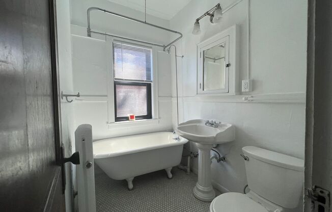 Studio, 1 bath, 400 sqft, $999, Unit 616304