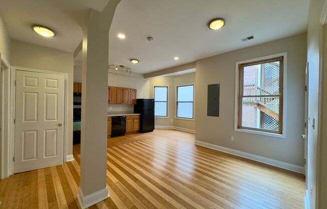 3 beds, 2 baths, $1,600, Unit 922 Whitelock -C1