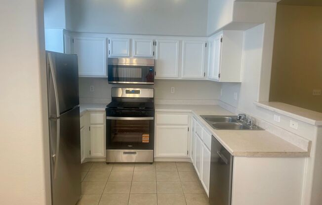 3 beds, 2 baths, $1,695, Unit # 1008