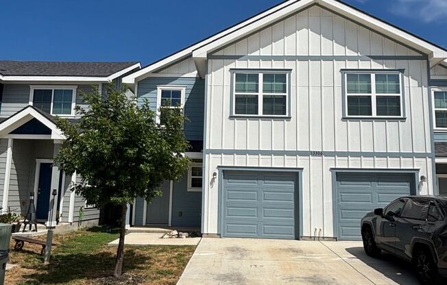 Lovely Townhome NW SA