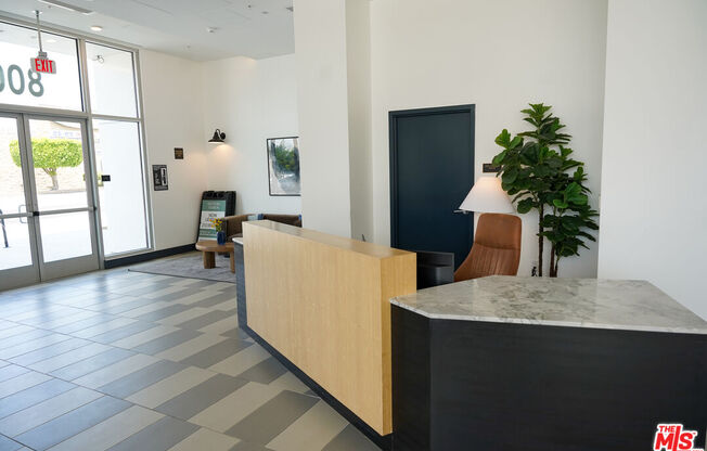 Studio, 1 bath, 655 sqft, $2,480, Unit 727