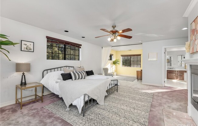 9348 TUJUNGA CYN BLVD