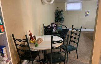 2 beds, 1 bath, 504 sqft, $970, Unit B