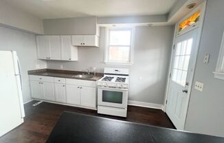 2 beds, 1.5 baths, $850, Unit Unit #2