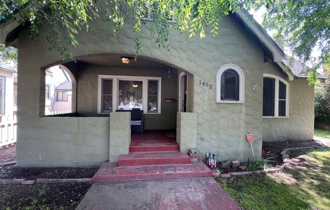 Charming 3 Bedroom 2 Bathroom House located in Fresno Tower District