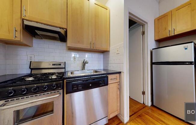 1 bed, 1 bath, 400 sqft, $2,800, Unit 1A