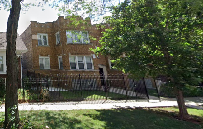6155 S Albany Ave. Chicago IL
