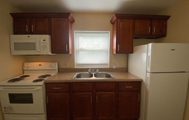 2 beds, 1 bath, $1,150, Unit 2600B