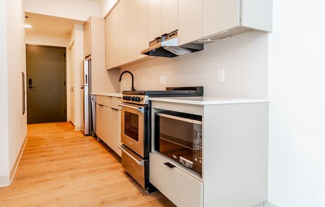 1 bed, 1 bath, 389 sqft, $2,710, Unit 210