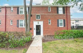 206 N GEORGE MASON DR