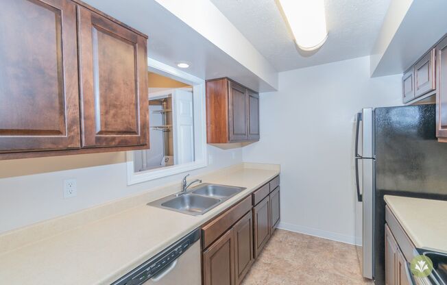 1 bed, 1 bath, 876 sqft, $1,195, Unit V-137