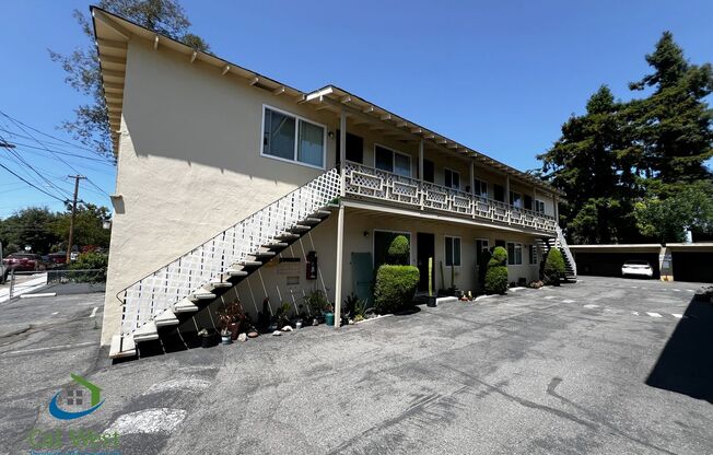 $1995 - Cozy 1/1 located near the Rose Garden
