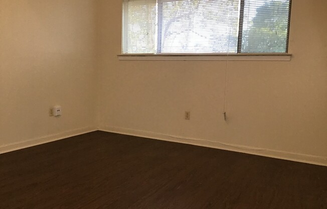 Beautiful 3 Bedroom Apartment. Great place at an affordable price.