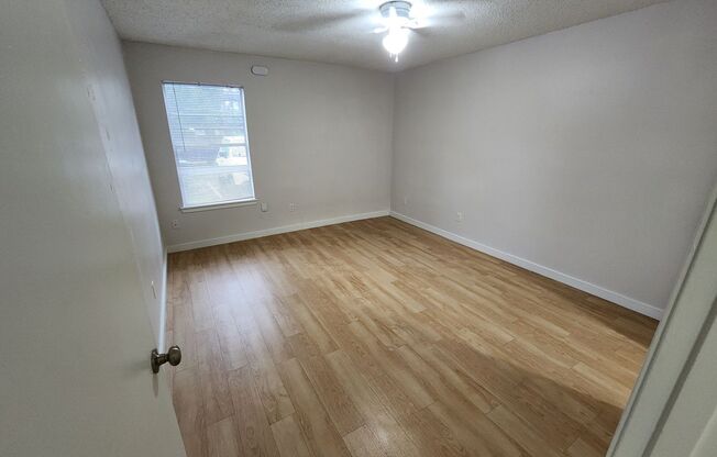 2 beds, 1 bath, 900 sqft, $1,299, Unit ELP2202-150