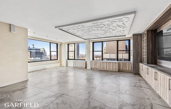 117 E 57 ST