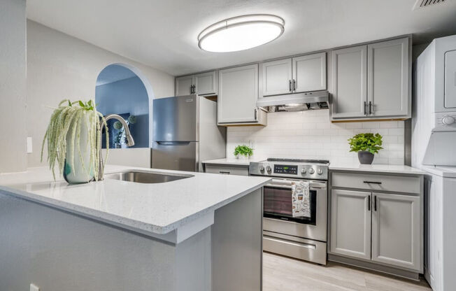 Mateo Apartment Homes
