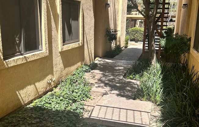 Charming 2 Bedroom, 2 Full Bath Condo Modesto