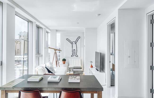 1 bed, 1 bath, 676 sqft, $4,353