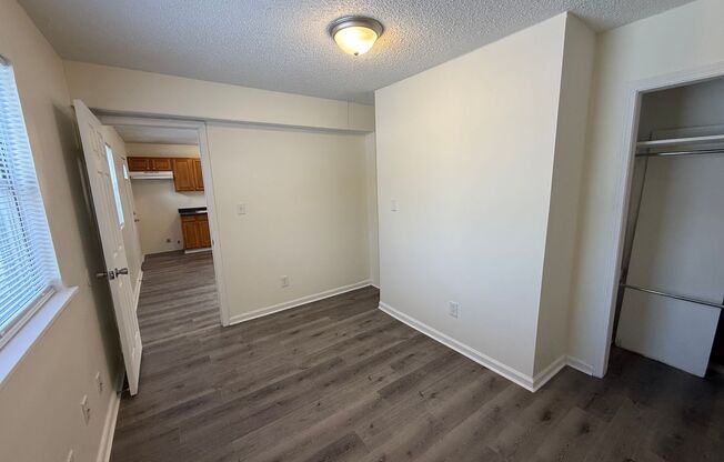 2 beds, 1 bath, 775 sqft, $790, Unit 420-22 Tefft-422 Tefft