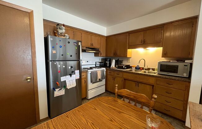 1 bed, 1 bath, $1,015, Unit 23
