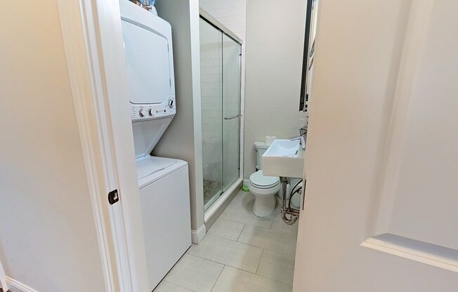 2 beds, 1 bath, 1,200 sqft, $3,200, Unit 1