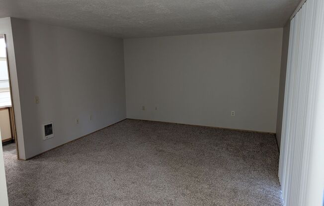 2 beds, 2 baths, 950 sqft, $1,350, Unit 29