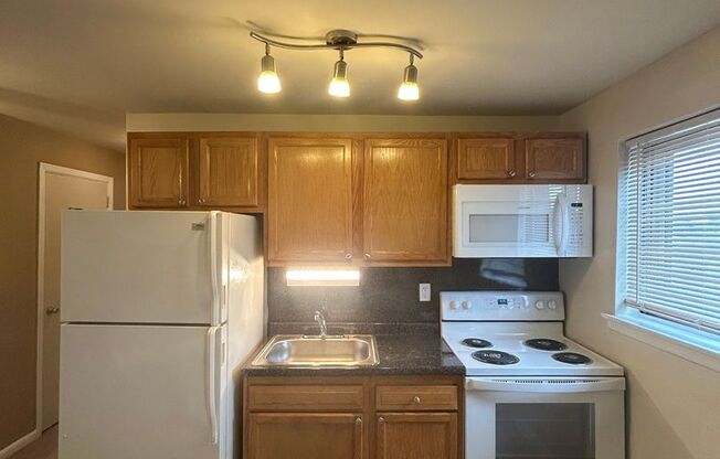 1 bed, 1 bath, 550 sqft, $1,195, Unit G10