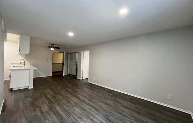 2 beds, 2 baths, 1,100 sqft, $2,098, Unit 202