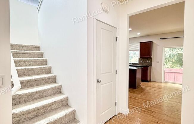 Fantastic 5 Bedroom in Bothell w/ Modern Kitchen and Bonus Area!