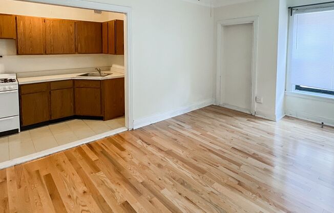 Studio, 1 bath, 423 sqft, $1,575, Unit 540-8D