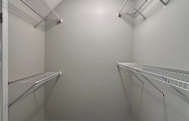 2 beds, 2 baths, 1,350 sqft, $1,525, Unit 26