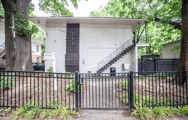 1 bed, 1 bath, 550 sqft, $1,000, Unit 6