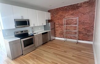 Modern 1-Bedroom Apartment in University City Area!