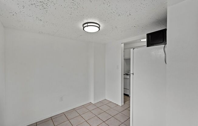 2 beds, 1 bath, 800 sqft, $999, Unit Apt. 502